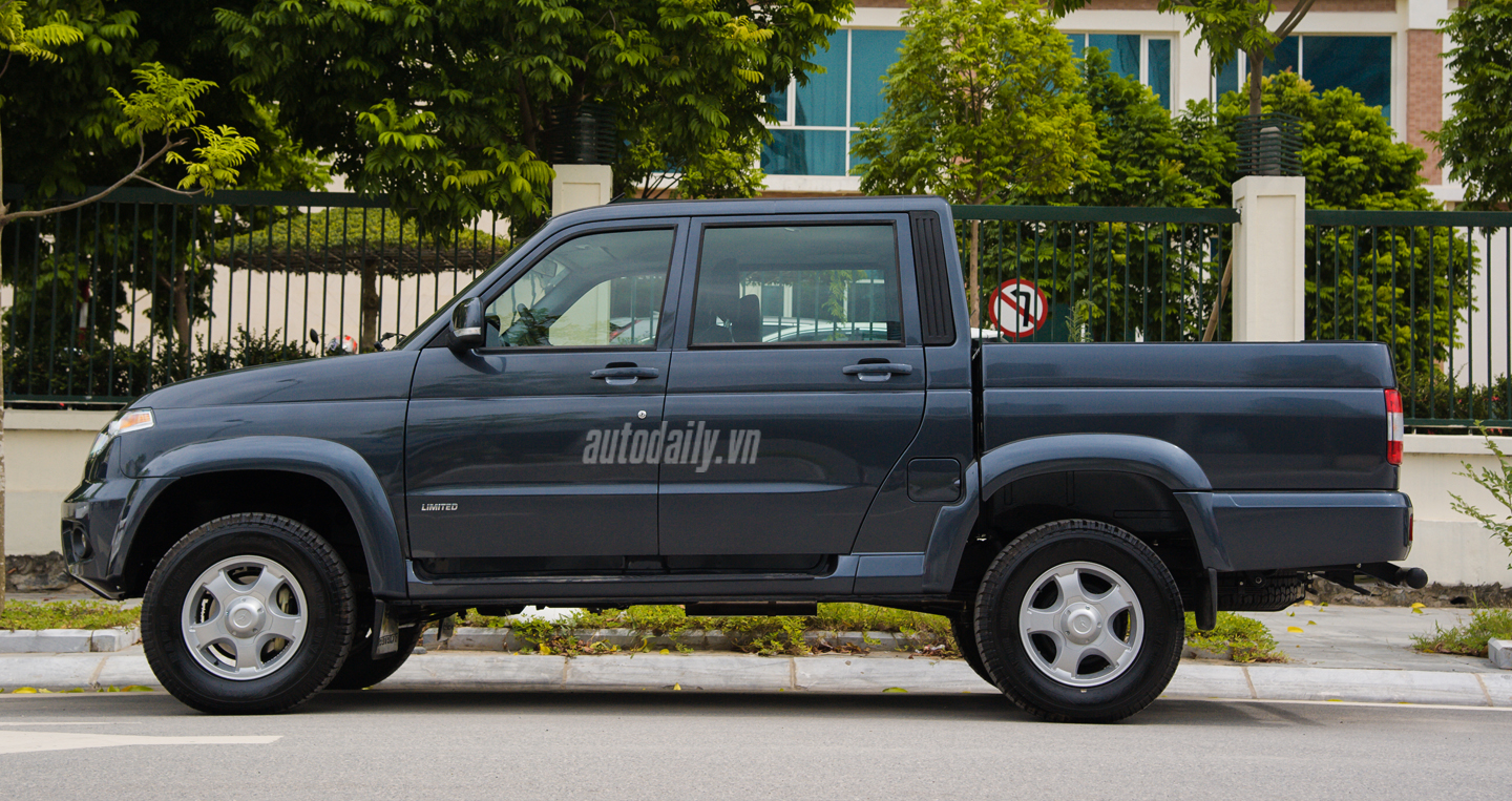 Автомобиль uaz pickup